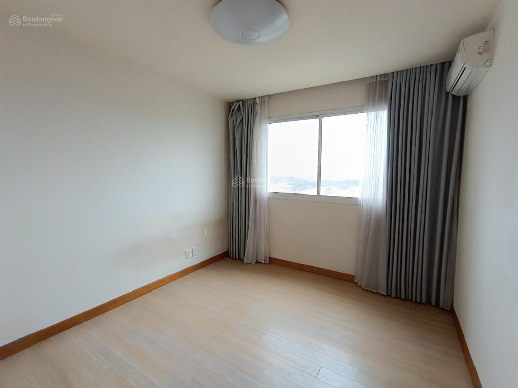Cho thuê chung cư essensia 3pn, 128m2, đồ cơ bản, căn góc nhà thoáng mát, sạch sẽ. 0985 302 ***