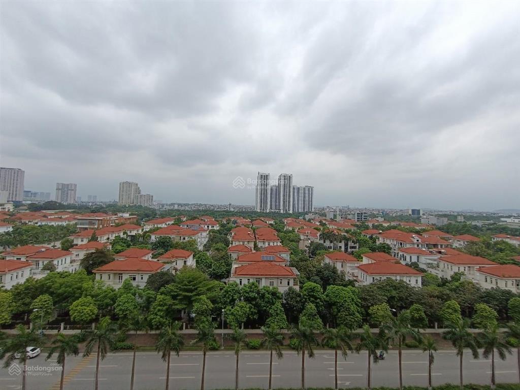 Cho thuê chung cư essensia 3pn, 128m2, đồ cơ bản, căn góc nhà thoáng mát, sạch sẽ. 0985 302 ***