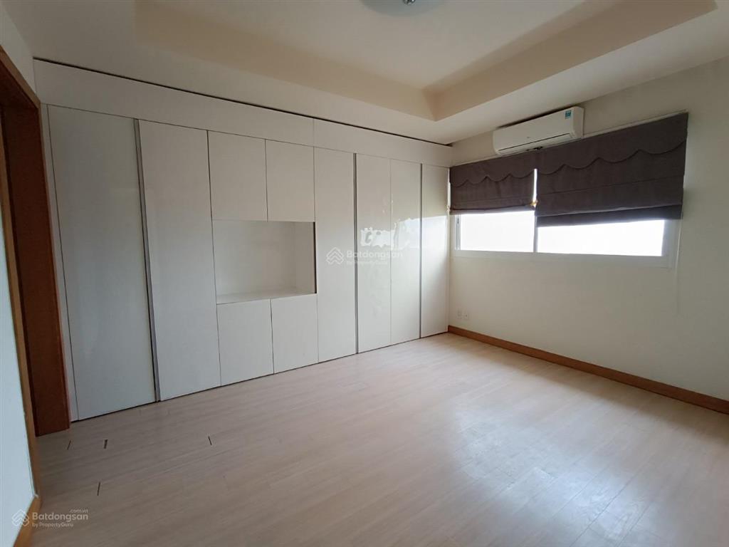 Cho thuê chung cư essensia 3pn, 128m2, đồ cơ bản, căn góc nhà thoáng mát, sạch sẽ. 0985 302 ***