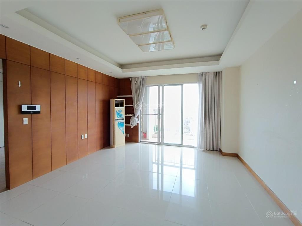 Cho thuê chung cư essensia 3pn, 128m2, đồ cơ bản, căn góc nhà thoáng mát, sạch sẽ. 0985 302 ***