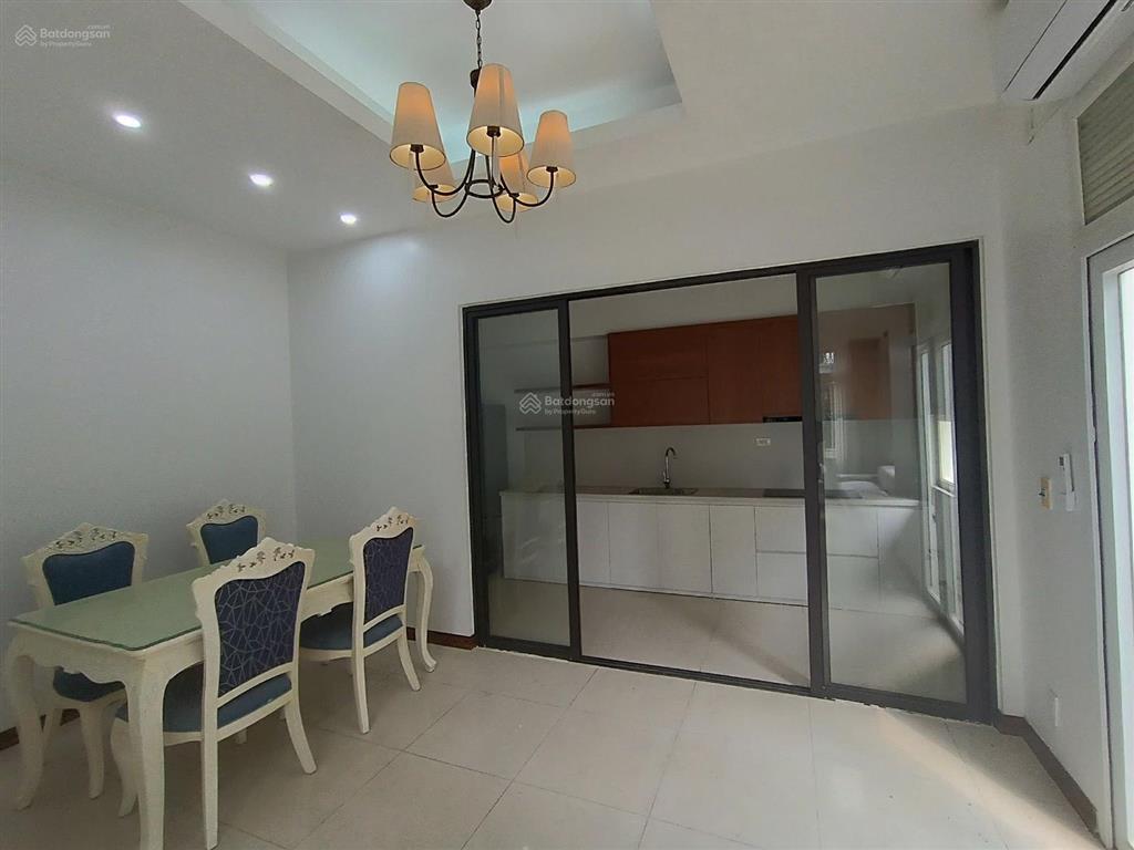 Cho thuê bt 4pn, 3wc, 210m2, 24 triệu, ở mailand hanoi city, nội thất đẹp, hiện đại, tiện xem nhà