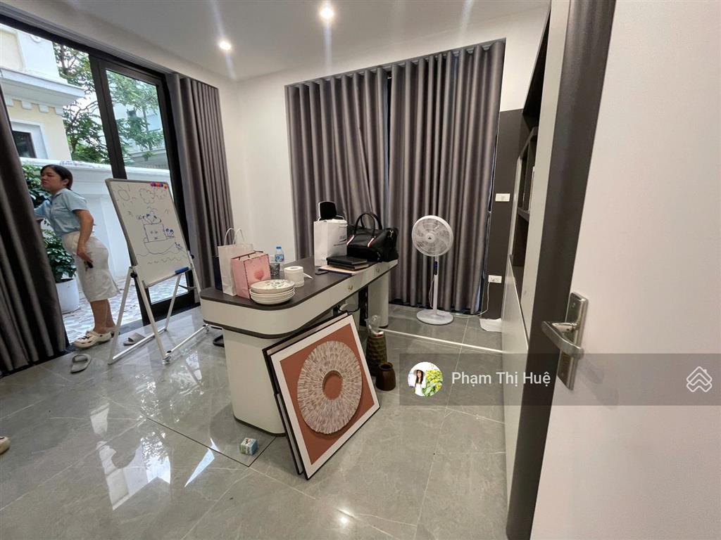 Cho thuê bt an lạc green symphony, 25 triệu vnd/tháng, 152m2, view kênh thoáng, 0985 302 ***
