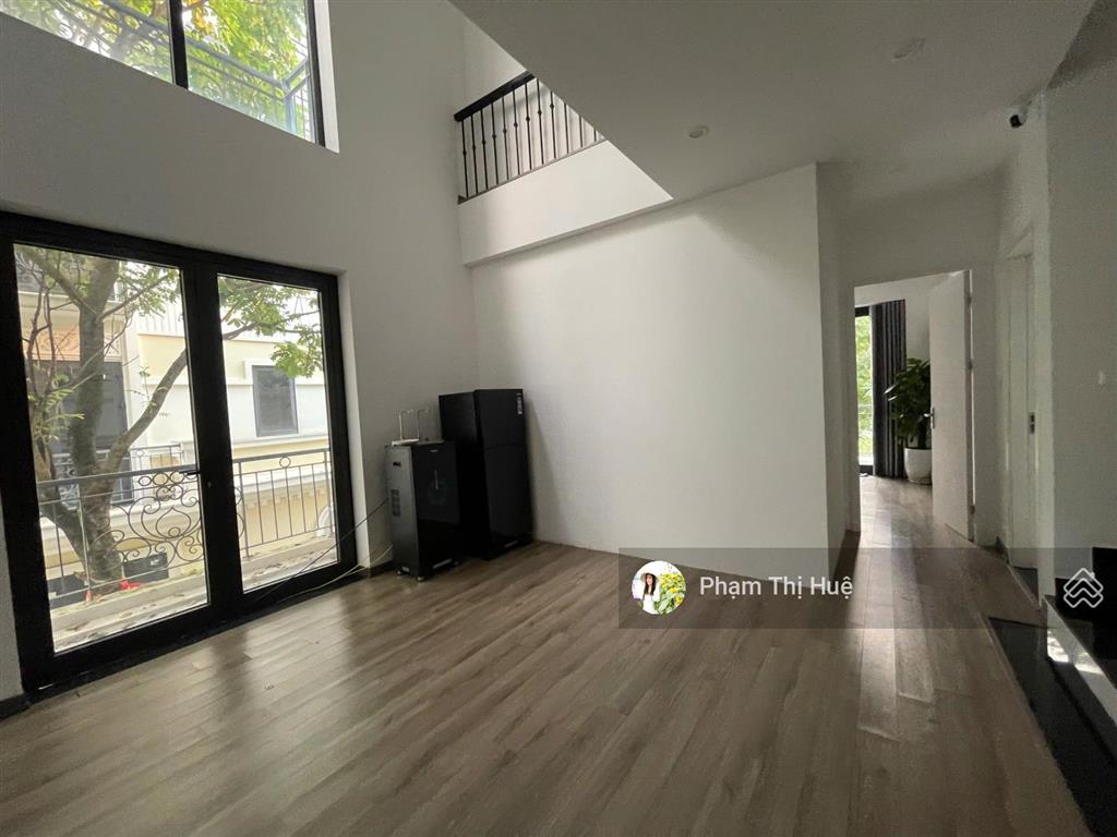 Cho thuê bt an lạc green symphony, 25 triệu vnd/tháng, 152m2, view kênh thoáng, 0985 302 ***