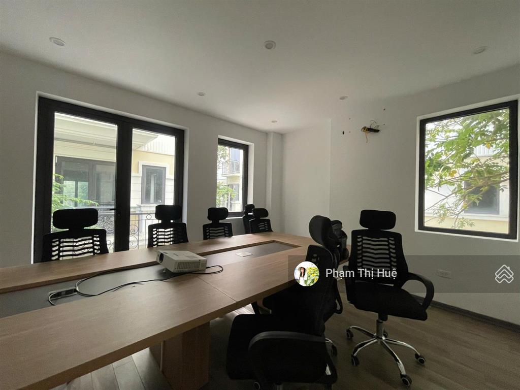 Cho thuê bt an lạc green symphony, 25 triệu vnd/tháng, 152m2, view kênh thoáng, 0985 302 ***