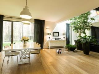 Bán biệt thự ngang 7,6m đường đặng dung, q1  3 tầng (7,6x8,2m) 3 phòng hdt~ 30tr/th  giá 18 tỷ tl