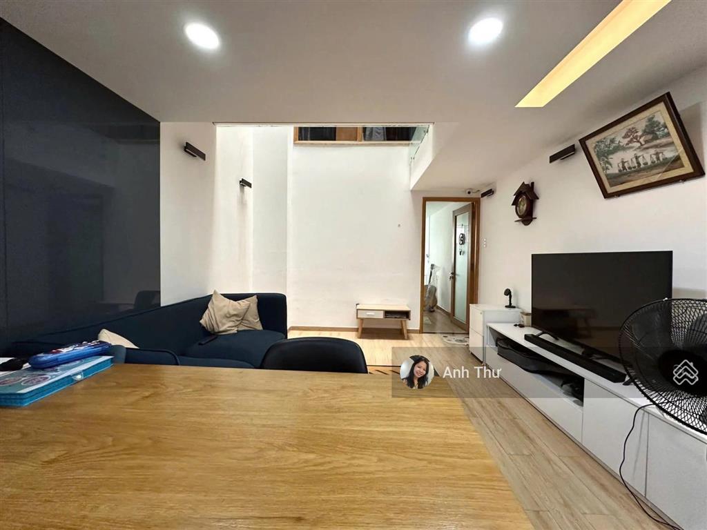 Giảm 3 tỷ bán nhanh! 2 mặt thoáng hai bà trưng, q1 (4x17m) 5 tầng đẹp khai thác ngay. giá 19,2 tỷ