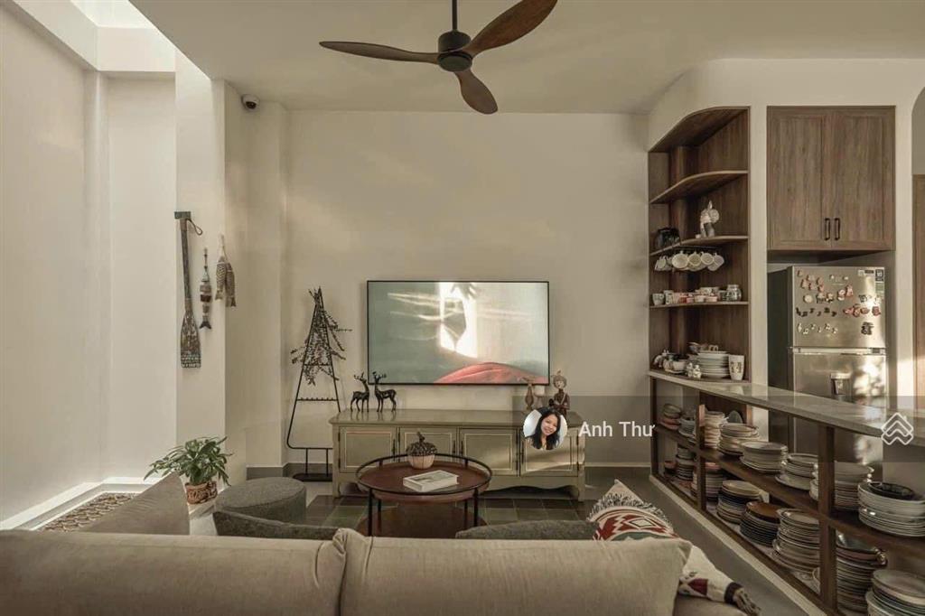 Hẻm vip sát bên co.opmart nguyễn kiệm  ô tô tới nhà 4 tầng ~56m2, nhà đẹp giảm 13,2 tỷ  12,8 tỷ