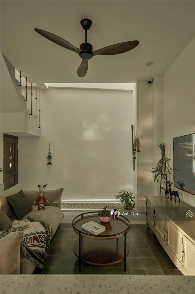 Hẻm vip sát bên co.opmart nguyễn kiệm  ô tô tới nhà 4 tầng ~56m2, nhà đẹp giảm 13,2 tỷ  12,8 tỷ