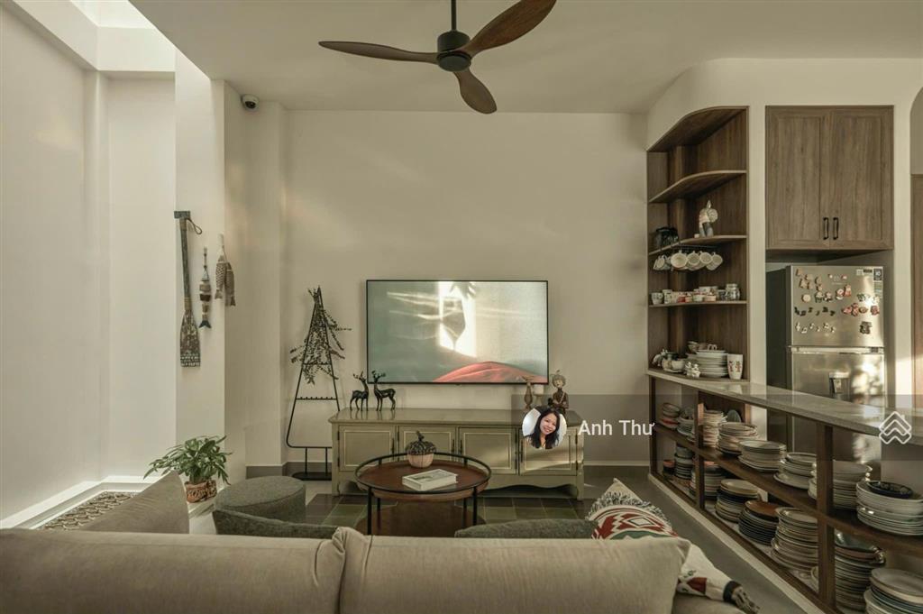 Hẻm vip sát bên co.opmart nguyễn kiệm  ô tô tới nhà 4 tầng ~56m2, nhà đẹp giảm 13,2 tỷ  12,8 tỷ