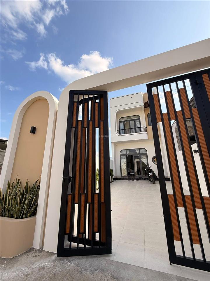 Bán nhà đẹp full nội thất diên phú  diên khánh chỉ hơn 3 tỷ