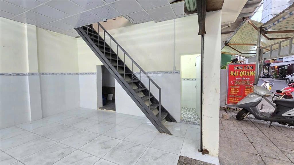 Bán nhà 2 tầng mặt tiền 20 phạm hồng thái  chợ đầm ngang 7m