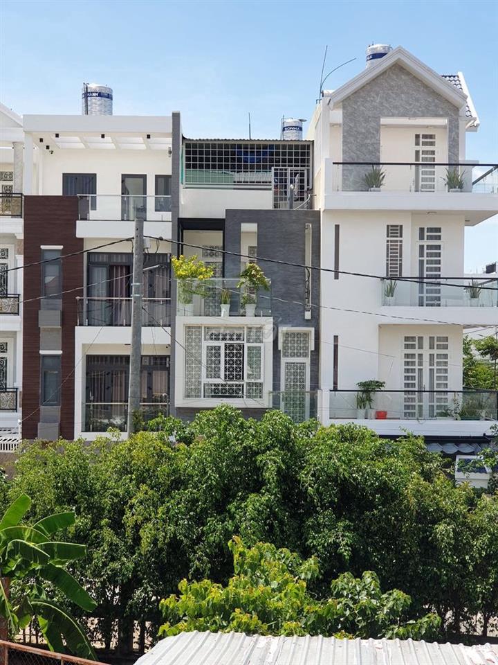 Cho thuê phòng 16m2 ngay ĐH luật - ngã tư bình triệu