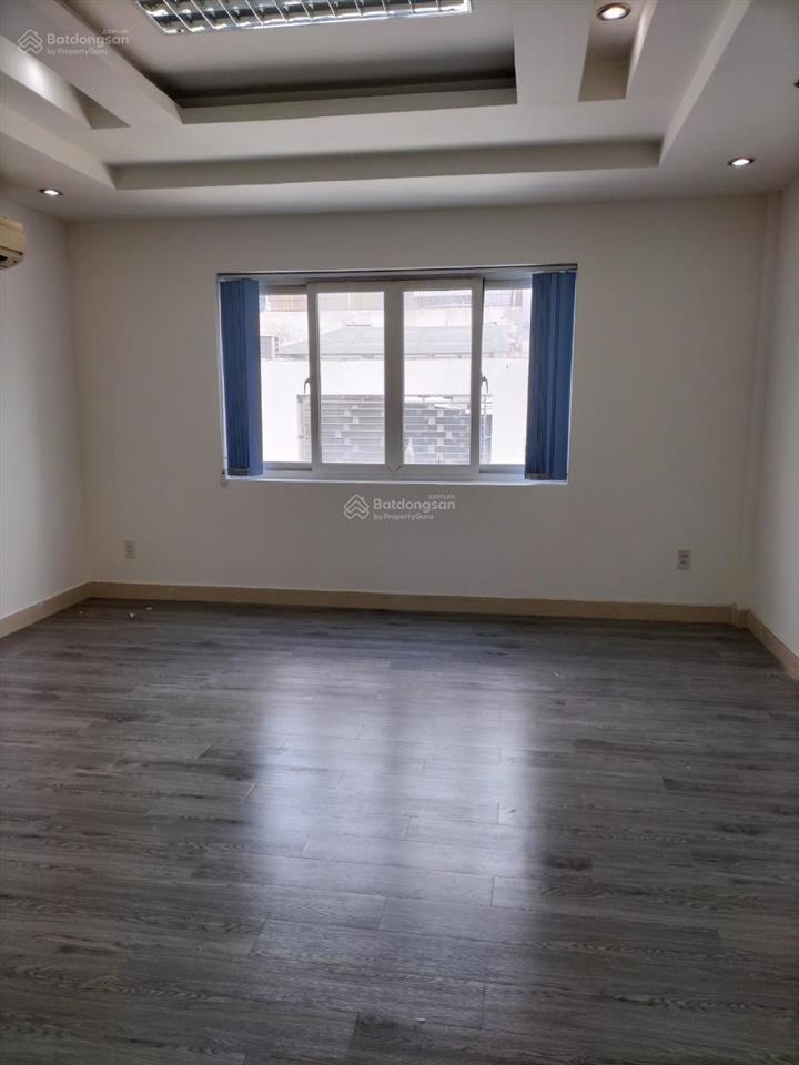 Cho thuê văn phòng diện tích 30m2 tầng 2b, đường thân nhân trung, p. 13, tân bình, gần sân bay t3