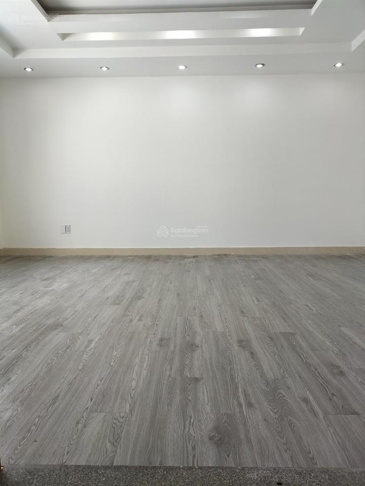 Cho thuê văn phòng diện tích 30m2 tầng 2b, đường thân nhân trung, p. 13, tân bình, gần sân bay t3