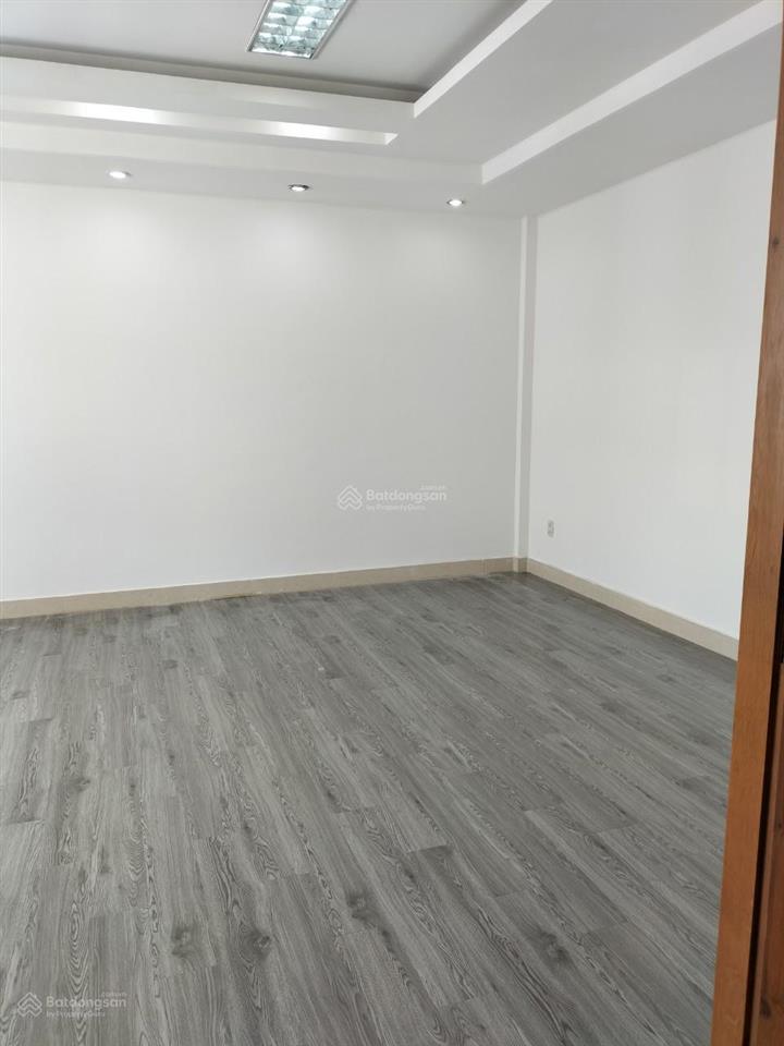 Cho thuê văn phòng diện tích 30m2 tầng 2b, đường thân nhân trung, p. 13, tân bình, gần sân bay t3
