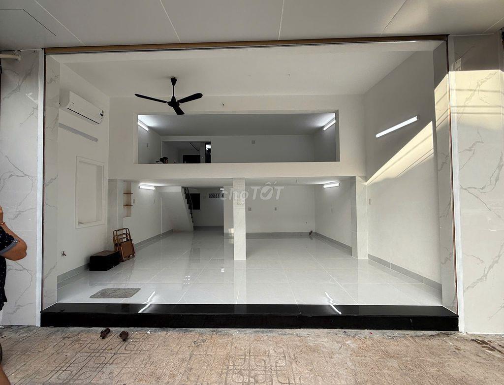 Cho thuê mặt bằng 25 Quang Trung, trung tâm Nha Trang. 52m² Ngang 6,4m