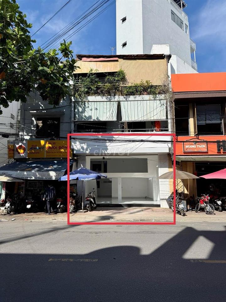 Cho thuê mặt bằng 25 Quang Trung, trung tâm Nha Trang. 52m² Ngang 6,4m