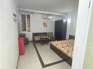 Phòng như hình,đủ tiện nghi,giờ tự do,cửa sổ thoáng,hẻm xe hơi