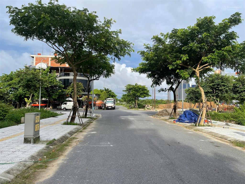 Chính chủ bán lô 100 m2, ngang 6 m, đường rộng 7m5 khu đô thị fpt đà nẵng chỉ nhỉnh 4 tỷ, giá rẻ