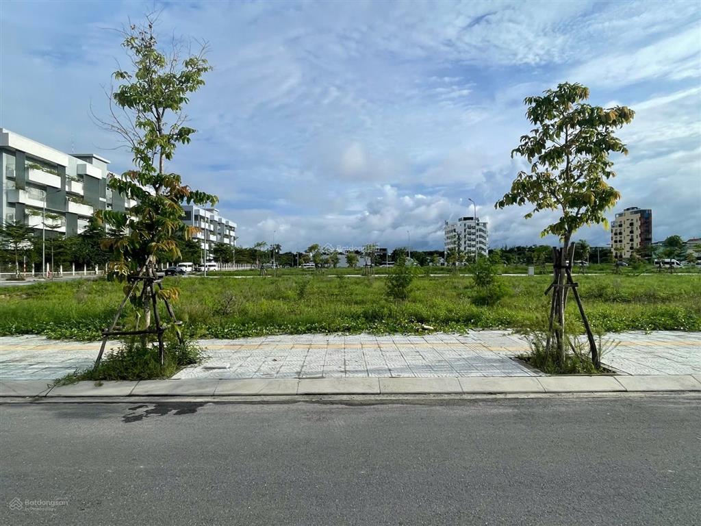 Chính chủ bán lô 100 m2, ngang 6 m, đường rộng 7m5 khu đô thị fpt đà nẵng chỉ nhỉnh 4 tỷ, giá rẻ