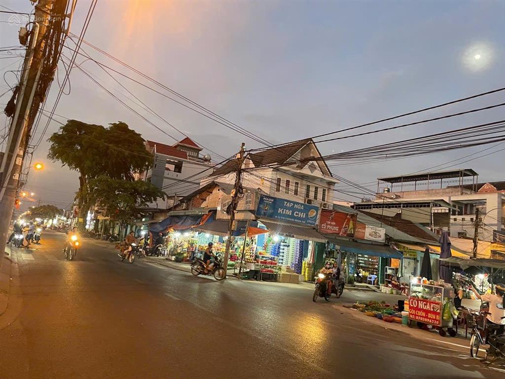 Bán lô đất full thổ cư, xây dựng tự do gần khu vinhomes saigon park