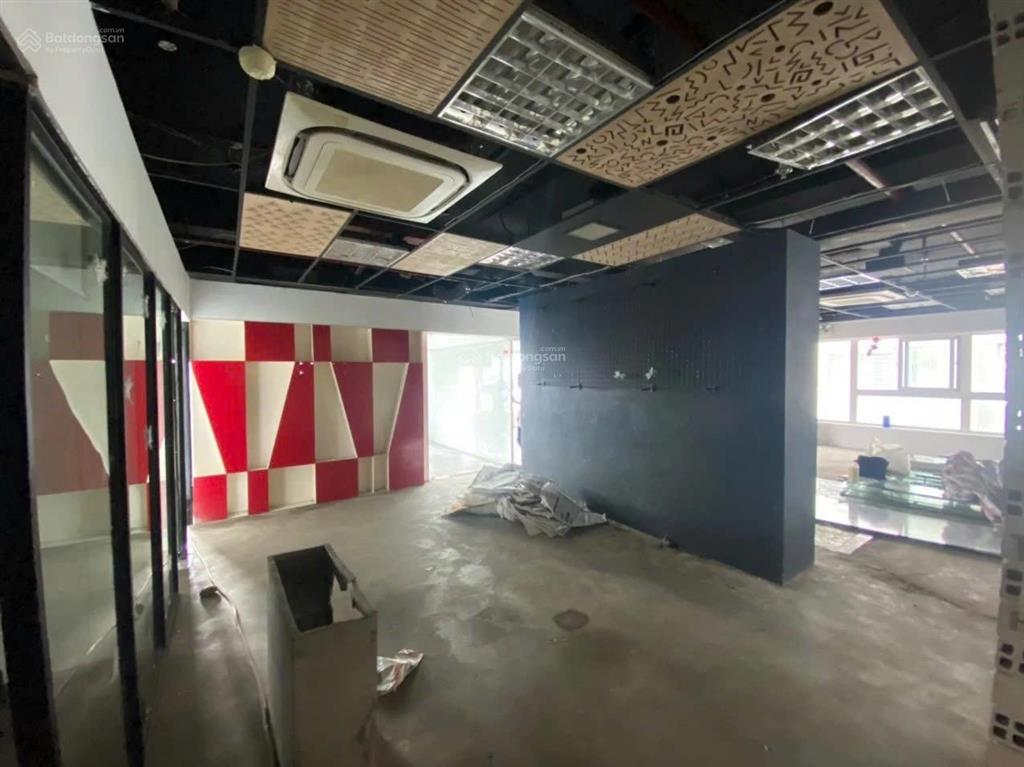 51 tỷ 750 triệu  đang có dòng tiền cho thuê gần 200tr bán tòa nhà bcons tower