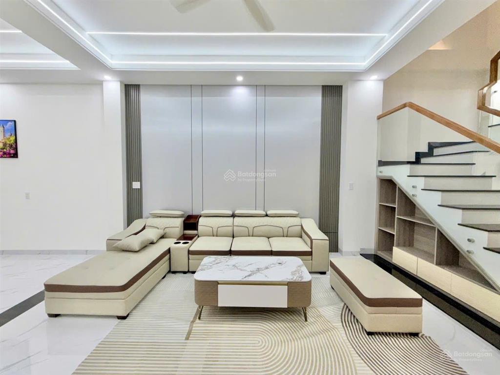 Nhà 1t 2l. dt 5x18=90m2. giá 5tr/tháng đường nhựa 2 xe hơi né nhau + vỉa hè 4m