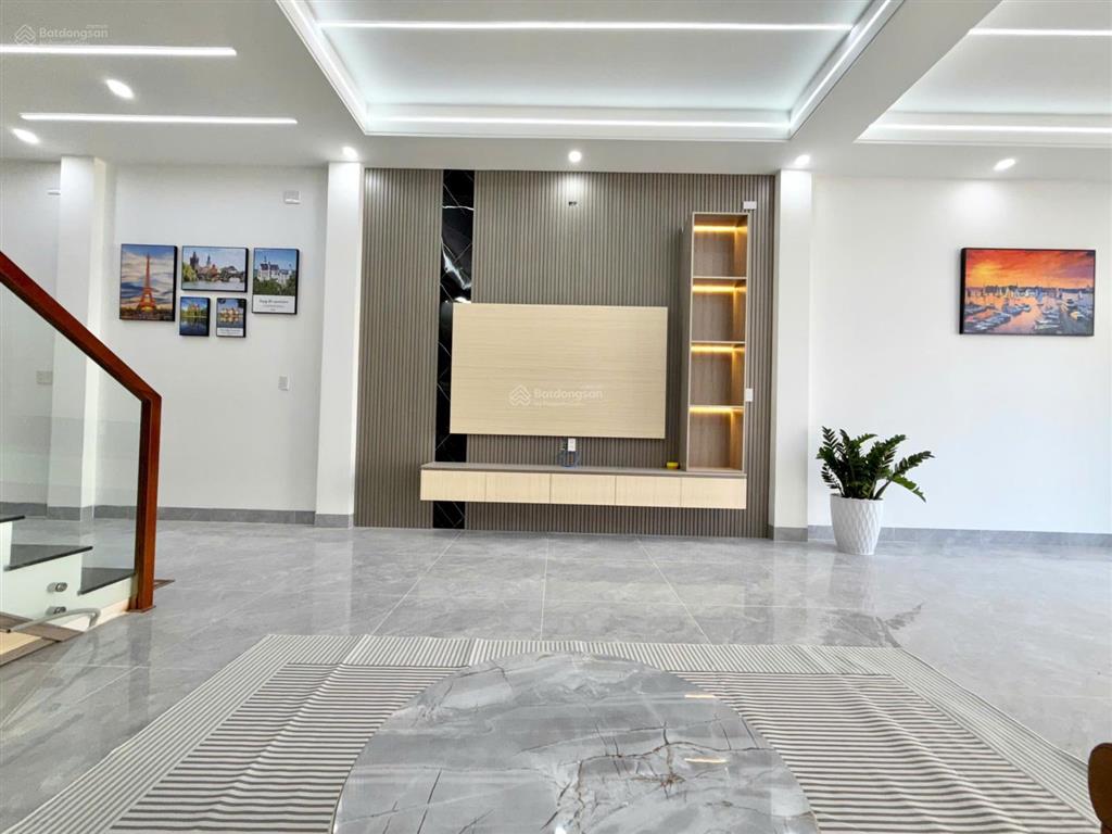 5tr/tháng nhà cần cho thuê siêu phẩm nhà phố. diện tích 5,6 * 18, nở hậu 5.9m² = 80m