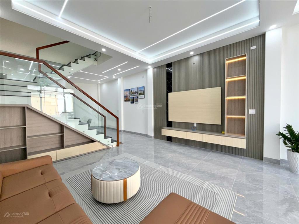 5tr/tháng nhà cần cho thuê siêu phẩm nhà phố. diện tích 5,6 * 18, nở hậu 5.9m² = 80m