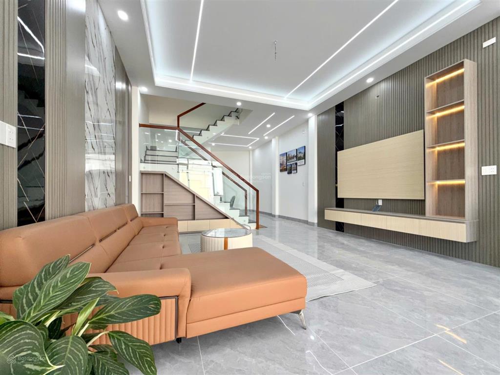 5tr/tháng nhà cần cho thuê siêu phẩm nhà phố. diện tích 5,6 * 18, nở hậu 5.9m² = 80m
