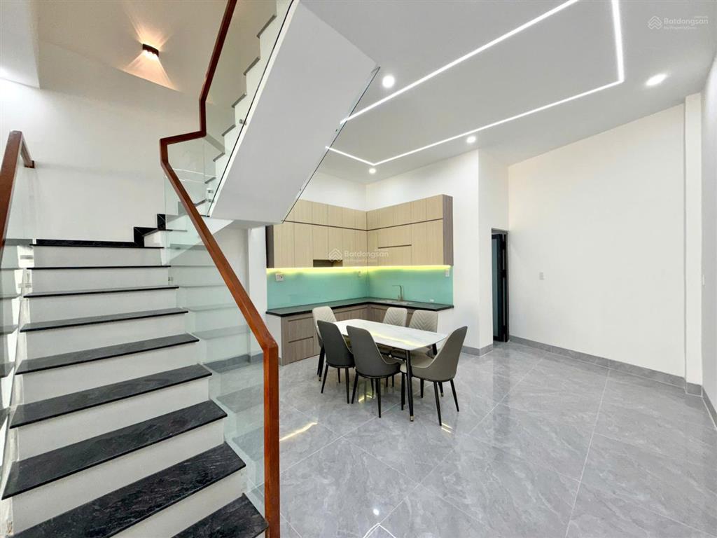 5tr/tháng nhà cần cho thuê siêu phẩm nhà phố. diện tích 5,6 * 18, nở hậu 5.9m² = 80m