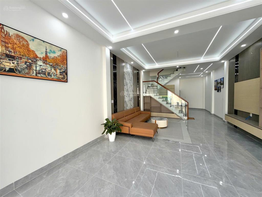 5tr/tháng nhà cần cho thuê siêu phẩm nhà phố. diện tích 5,6 * 18, nở hậu 5.9m² = 80m