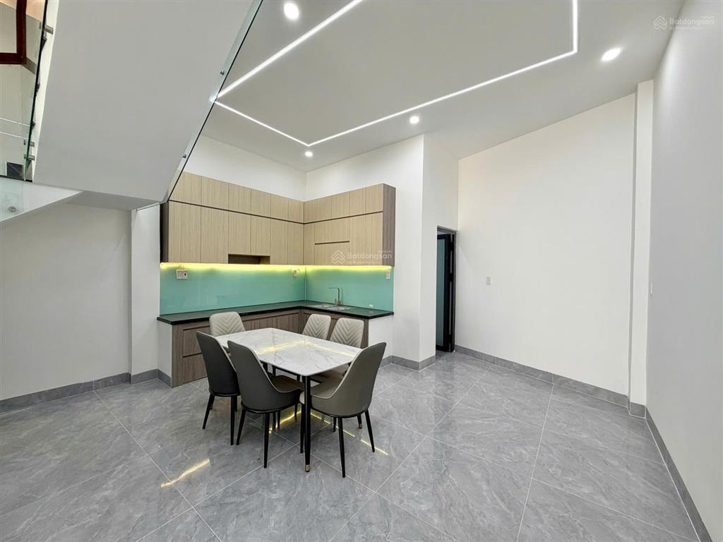 5tr/tháng nhà cần cho thuê siêu phẩm nhà phố. diện tích 5,6 * 18, nở hậu 5.9m² = 80m