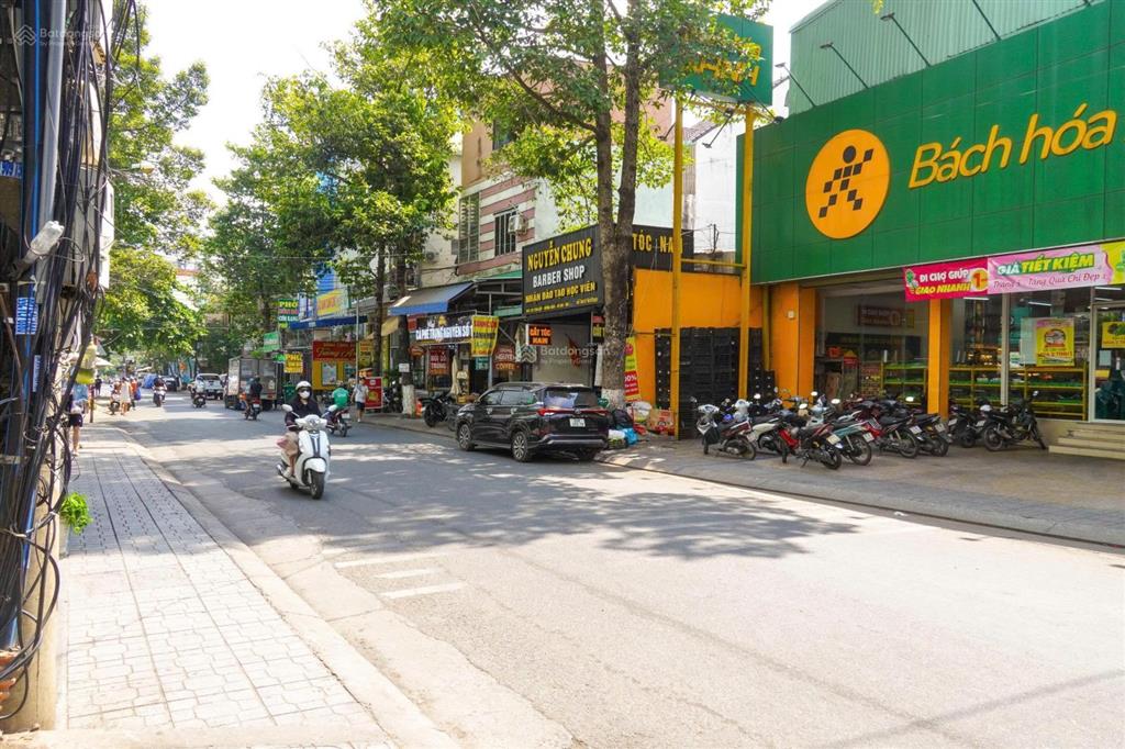 43 tỷ 700 triệu  đang có dòng tiền cho thuê gần 140tr bán tòa nhà căn hộ dịch vụ bcons tower