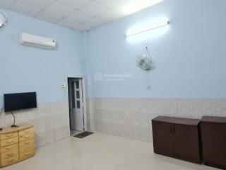 Cho thuê nhà cấp 4 + dt 6x27m + hiện trạng nhà sạch đẹp, có 2 phòng ngủ, 1 phòng khách