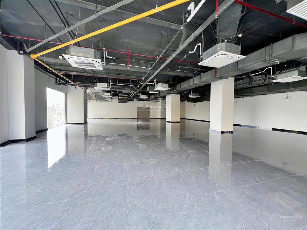 Cho thuê mặt bằng trung tâm thương mại tòa nhà bcons dĩ an bình dương