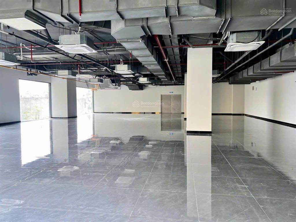 Cho thuê mặt bằng trung tâm thương mại tòa nhà bcons dĩ an bình dương