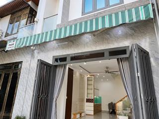 Căn nhà 1 trệt 1 lầu giá chỉ 5tr / tháng. vị trí đẹp trung tâm phường, gần chợ, trường học