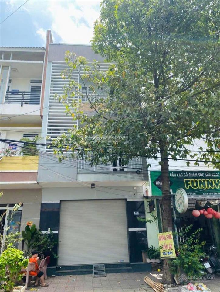 Cho thuê nhà 1 trệt 2 lầu đầy đủ nội thất  diện tích 5m x 17,5m = 87m2. phòng khách, phòng ăn