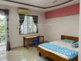 Cho thuê nhà 1 trệt 2 lầu đầy đủ nội thất  diện tích 5m x 17,5m = 87m2. phòng khách, phòng ăn