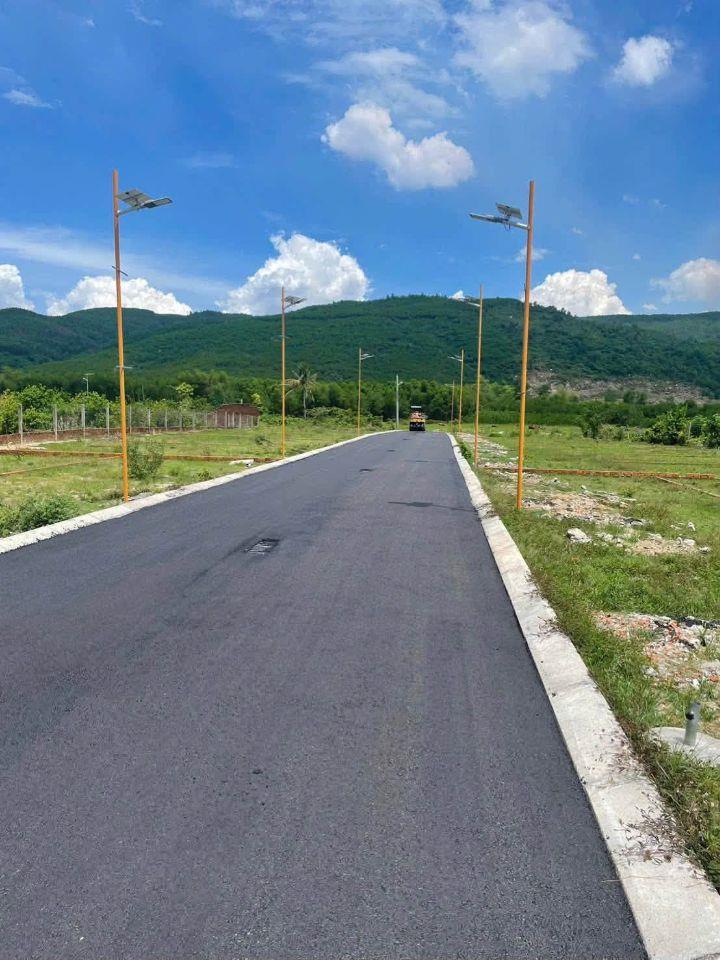 NGAY ĐƯỜNG NHỰA DH8 – GẦN UBND HÒA TIẾN