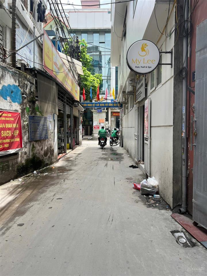 Nhà đẹp, ngõ 4m ô tô qua thoải mái, vị trí đẹp cách 10m ra mặt phố