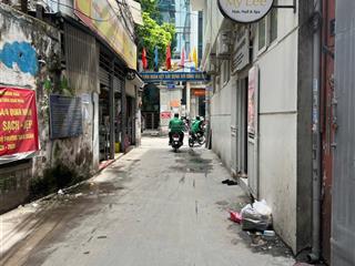 Nhà đẹp, ngõ 4m ô tô qua thoải mái, vị trí đẹp cách 10m ra mặt phố