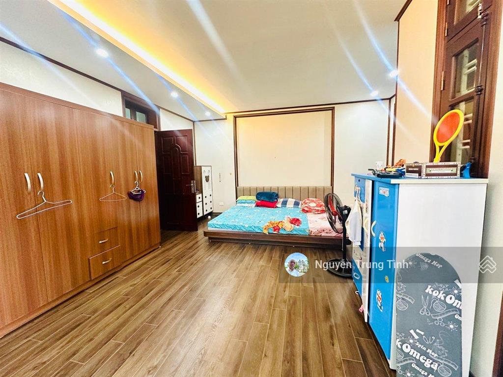 Bán biệt thự sân vườn đội nhân ba đình, 3 mặt thoáng, ô tô dừng đỗ ngày đêm. 145m2 giá nhỉnh 40 tỷ.