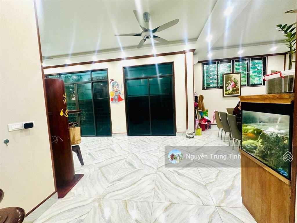 Bán biệt thự sân vườn đội nhân ba đình, 3 mặt thoáng, ô tô dừng đỗ ngày đêm. 145m2 giá nhỉnh 40 tỷ.
