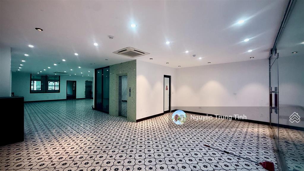 Bán tòa apartment 8 tầng mp âu cơ tây hồ hà nội dãy lẻ view tp ven sông 250m2 giá chỉ 155 tỷ.