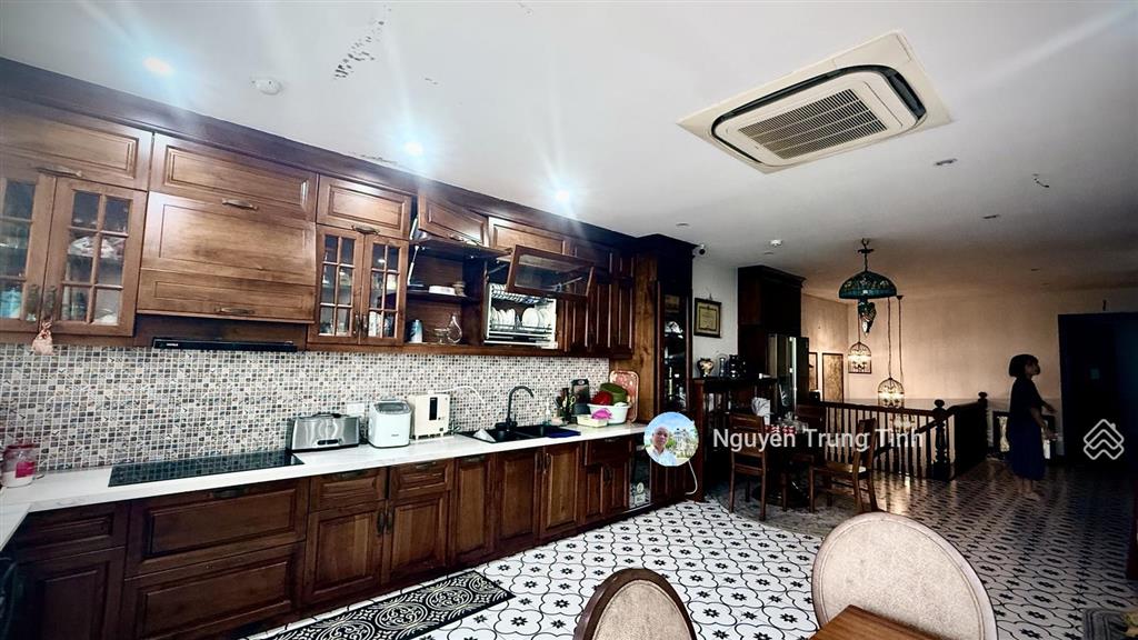Bán tòa apartment 8 tầng mp âu cơ tây hồ hà nội dãy lẻ view tp ven sông 250m2 giá chỉ 155 tỷ.