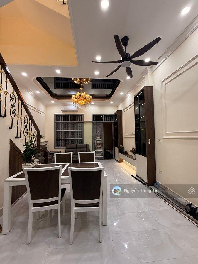Bán nhà tô hiệu hà đông 50m2 5 tầng gần phố nhà mới ở ngay giá chỉ 10 tỷ