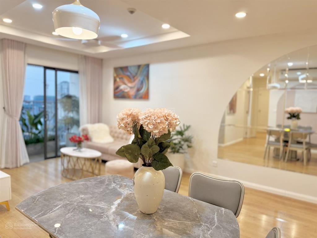 Chính chủ cho thuê căn hộ 02 phòng ngủ chung cư kosmo nội thất cơ bản đến full đồ,  0914 615 ***