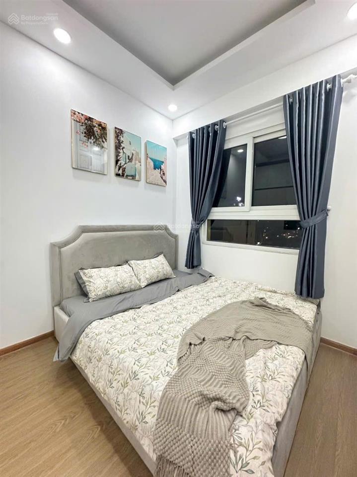 Chung cư 8x đầm sen 55m2 sổ hồng sẵn, tặng nội thất cao cấp cần bán gấp.